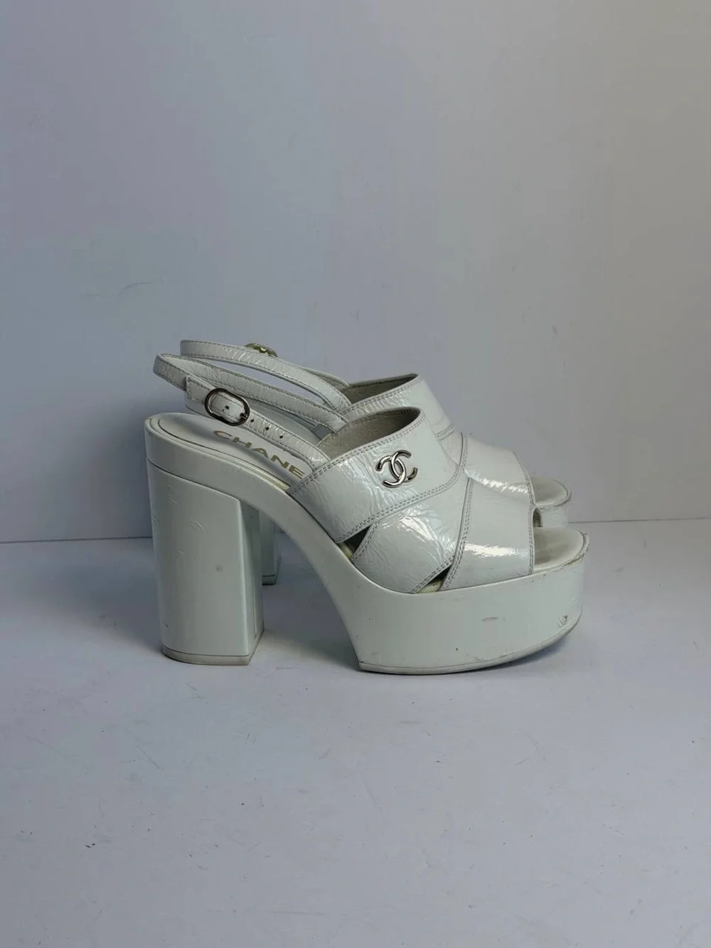 Chanel Pre-Fall 2023 Paris-Dakar Runway White Patent Leather Platform Slingback